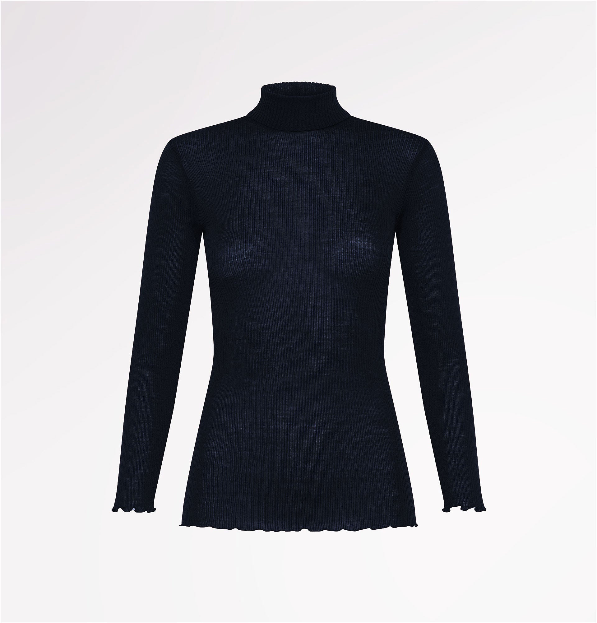 Long-sleeved wool turtleneck