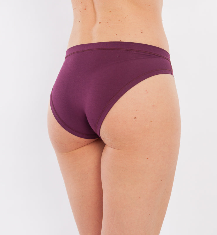Briefs in natural fabric and biodegradable lace